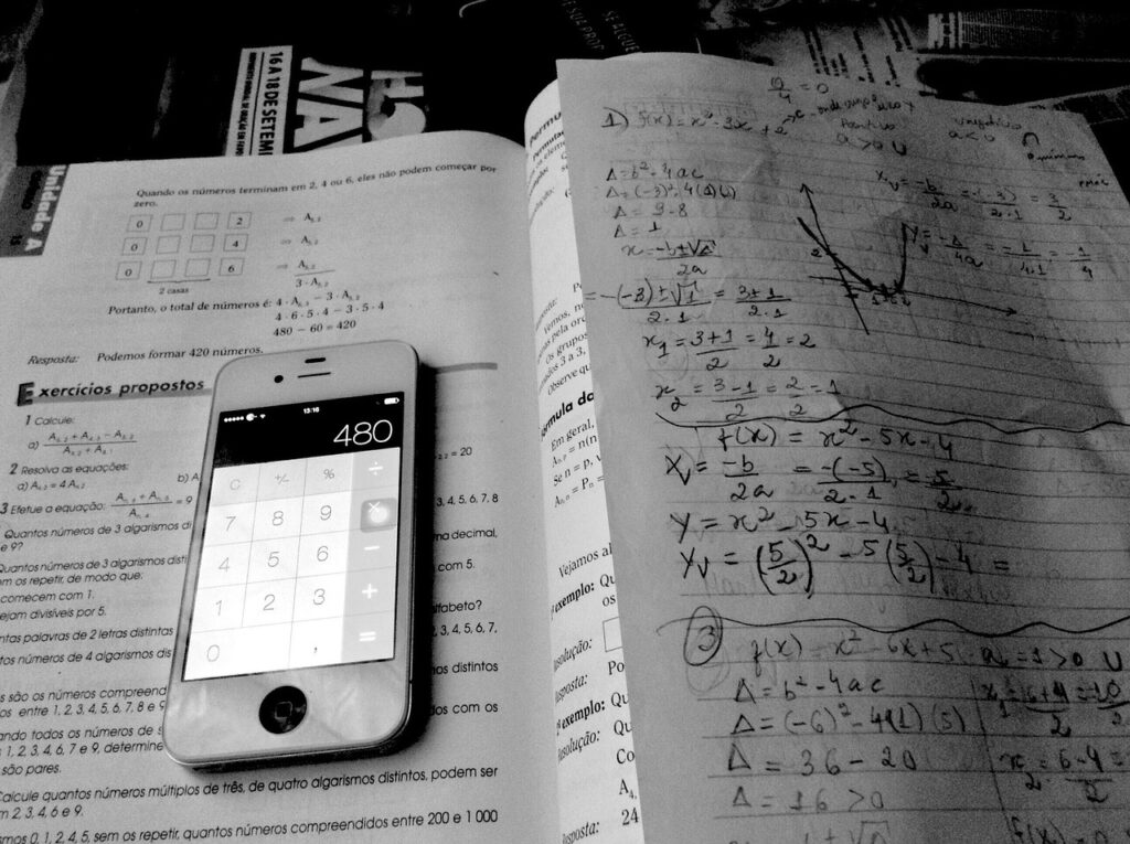 iphone, math, studying-2418042.jpg